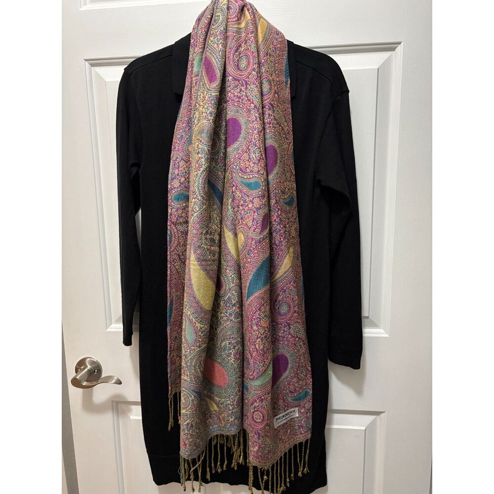 Excellent Quality 55% Pashmina, 45% Silk  17"x 52" scarf pinks, purple New label